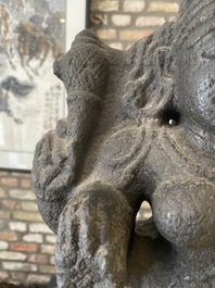 Figure de Lakshmi en pierre sculpt&eacute;e, Inde, 13/15&egrave;me