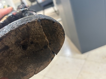 Sculpture d'un indien fumant la pipe en bois polychrom&eacute;  d'un magasin &agrave; tabac, Angleterre, 18&egrave;me