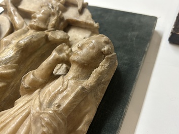 Een Engels albasten reli&euml;f met 'De kruisiging', Nottingham, 15e eeuw
