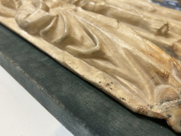 Relief en alb&acirc;tre sculpt&eacute; repr&eacute;sentant 'La crucifixion', Nottingham, Angleterre, 15&egrave;me
