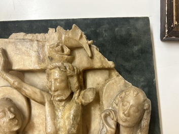 Relief en alb&acirc;tre sculpt&eacute; repr&eacute;sentant 'La crucifixion', Nottingham, Angleterre, 15&egrave;me