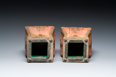 A pair of Louis XIV vases covered with velvet and gold thread, with metal liner, France, 18th C.