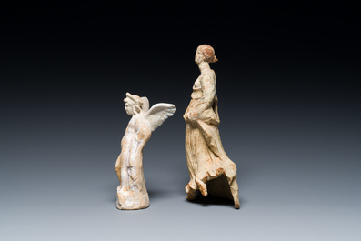 Deux sculptures grecques en terre cuite repr&eacute;sentant Eros et une danseuse, 4&egrave;me/2&egrave;me si&egrave;cle av. J.-C.