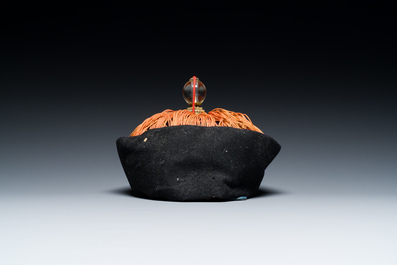 Een Chinese hoed voor een mandarijnse ambtenaar van de 5e rang, 19e eeuw