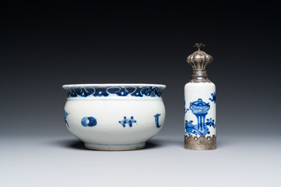 A Chinese blue and white bottle vase, a censer, a bottle and a famille verte plate, Kangxi and later