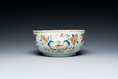 A Chinese famille rose 'Pompadour' bowl, Qianlong, ca. 1745
