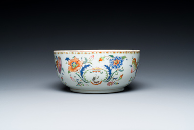 A Chinese famille rose 'Pompadour' bowl, Qianlong, ca. 1745