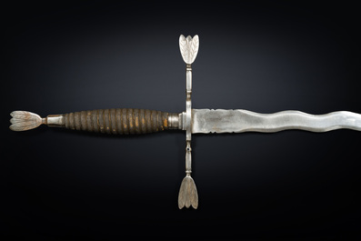 Een groot tweehands 'Flamberge' zwaard, wellicht Duitsland, 18e eeuw