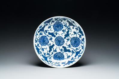 A varied collection of Chinese porcelain, 18/19th C.