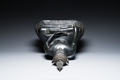 A tall bronze Buddha, Burma (Myanmar), Arakan State, 16/17th C.