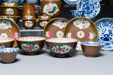 Une collection vari&eacute;e en porcelaine de Chine en bleu et blanc et famille rose, Kangxi et post&eacute;rieur