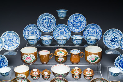 Une collection vari&eacute;e en porcelaine de Chine en bleu et blanc et famille rose, Kangxi et post&eacute;rieur