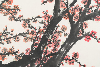 Guan Shanyue 關山月 (1912-2000): 'Pruimenbloesems', inkt en kleur op papier, gedateerd 1992