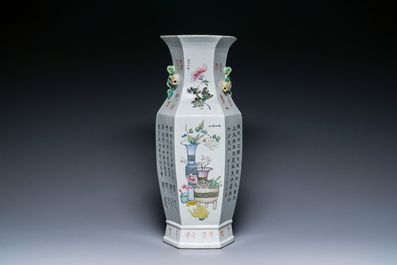 Vase de forme hexagonale en porcelaine de Chine qianjiang cai, sign&eacute; Wang Qi 王琦, 19/20&egrave;me