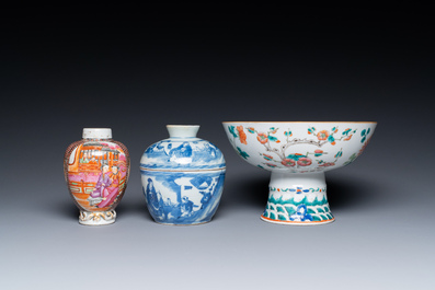 Een diverse collectie Chinees porselein, 18/19e eeuw