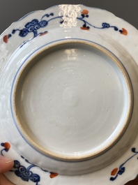Une coupe et une verseuse en porcelaine de Chine surd&eacute;cor&eacute;es et une th&eacute;i&egrave;re en biscuit &eacute;maill&eacute; verte, Kangxi