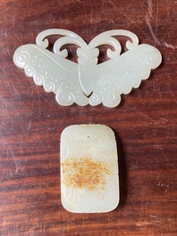 Een Chinese witte en roestkleurige jade hanger en een celadon jade 'vlinder' plaquette, Qing/Republiek
