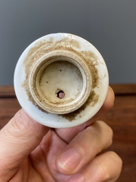 Th&eacute;i&egrave;re couverte en porcelaine de Chine qianjiang cai, sign&eacute;e Wang Xiaoting 汪小亭 , dat&eacute;e 1950