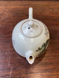 Th&eacute;i&egrave;re couverte en porcelaine de Chine qianjiang cai, sign&eacute;e Wang Xiaoting 汪小亭 , dat&eacute;e 1950