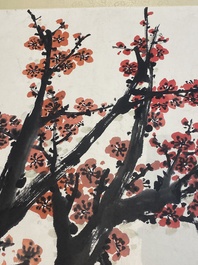 Guan Shanyue 關山月 (1912-2000): 'Pruimenbloesems', inkt en kleur op papier, gedateerd 1992