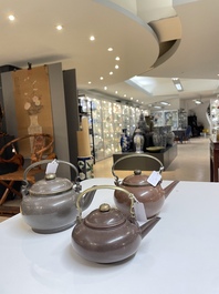 Three Chinese polished Yixing stoneware teapots and covers for the Thai market, Gong Ju 贡局 mark, 19th C.