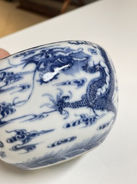 Een diverse collectie blauw-wit Chinees porselein, 19/20e eeuw