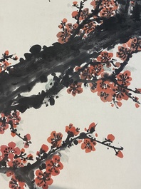 Guan Shanyue 關山月 (1912-2000): 'Pruimenbloesems', inkt en kleur op papier, gedateerd 1992