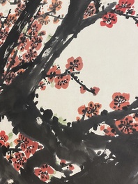 Guan Shanyue 關山月 (1912-2000): 'Pruimenbloesems', inkt en kleur op papier, gedateerd 1992