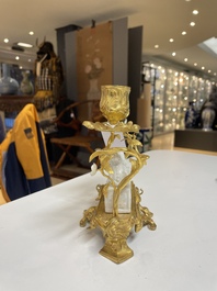 Een Chinese Dehua blanc de Chine wierookstokhouder met Franse vergulde bronzen monturen, Kangxi en 18/19e eeuw