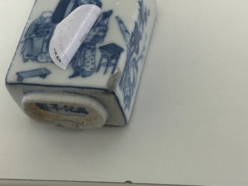 Cinq tabati&egrave;res en porcelaine de Chine en bleu et blanc, qianjiang cai et rouge de fer, 19/20&egrave;me