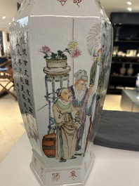 Vase de forme hexagonale en porcelaine de Chine qianjiang cai, sign&eacute; Wang Qi 王琦, 19/20&egrave;me