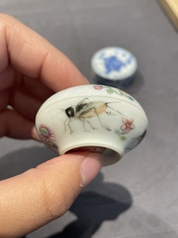 Cinq bo&icirc;tes &agrave; p&acirc;te &agrave; sceaux couvertes en porcelaine de Chine, 19/20&egrave;me