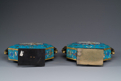 A pair of large Chinese octagonal cloisonn&eacute; moonflasks, 'bianhu', Qianlong/Jiaqing