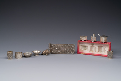 Een groep van tien kleine Chinese zilveren voorwerpen, Bao Sheng 寶升 merk, 19/20e eeuw