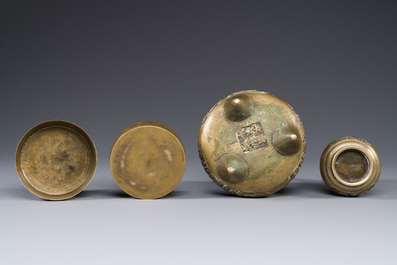 A Chinese bronze incense set for the Islamic market, 17/18th C.