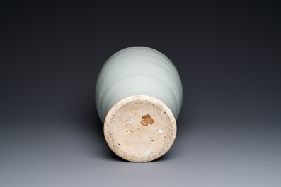 A large Chinese tianbai-type 'meiping' vase with floral anhua design, Ming, 15th C.