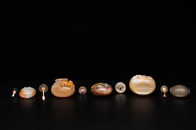 Nine Chinese agate snuff bottles, 19/20th C.