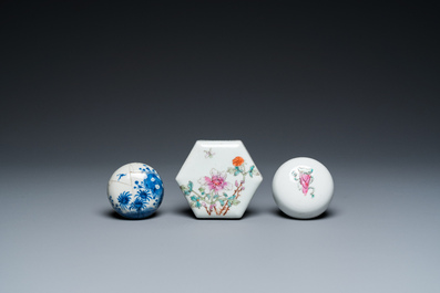 Six vases et un pot couvert en porcelaine de Chine, 19/20&egrave;me