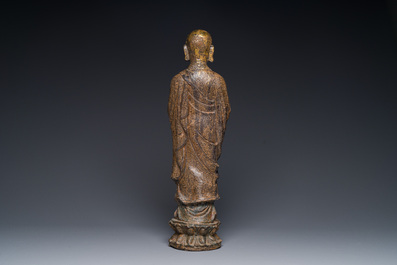 Figure de moine en fonte dor&eacute;e, Chine, Ming