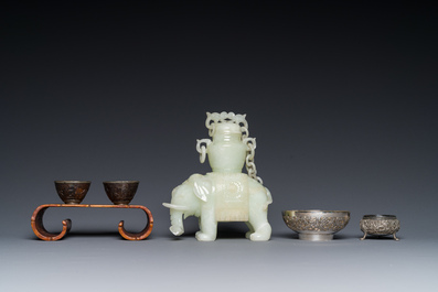 A group of six various Chinese objects, including jade and silver, 19/20th C.