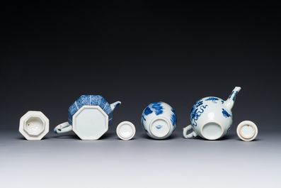 A Chinese blue and white tea caddy and two teapots, Kangxi/Qianlong