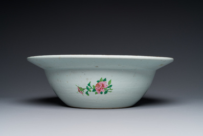 A large Chinese Canton famille rose 'Qi Lin Song Zi 麒麟送子' basin, 19th C.