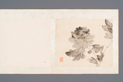 Ecole chinoise : Sept &oelig;uvres avec des insectes et des pivoines, encre et couleur sur soie, 19/20&egrave;me