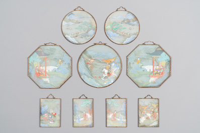 Collection de neuf peintures sur verre invers&eacute; mont&eacute;es en pendentifs, Chine, 19&egrave;me