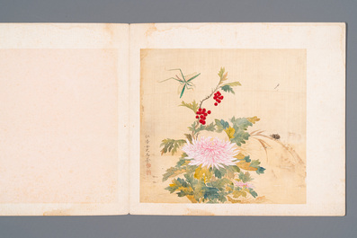 Ecole chinoise : Sept &oelig;uvres avec des insectes et des pivoines, encre et couleur sur soie, 19/20&egrave;me