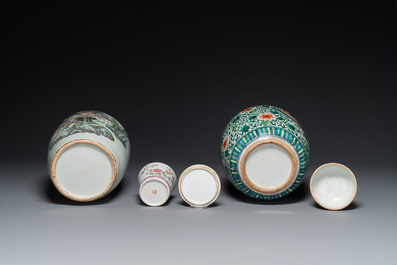 A pair of Chinese famille rose vases, two jars and a box with cover, 19/20th C.