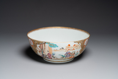 Grand bol en porcelaine de Chine famille rose de Canton &agrave; d&eacute;cor mandarin, Qianlong