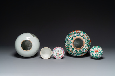 A pair of Chinese famille rose vases, two jars and a box with cover, 19/20th C.