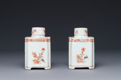 A pair of Chinese famille verte square tea caddies, Kangxi