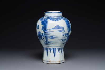 A Chinese blue and white octagonal 'Zhi Ri Gao Sheng 指日高昇' vase, Transitional period